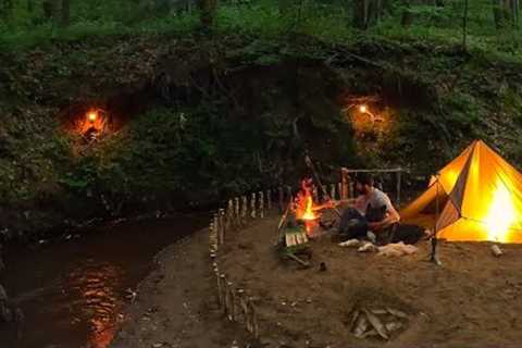 3 DAYS solo survival CAMPING; Primitive Fishing, Catch and Cook. Bushcraft Tarp Shelter