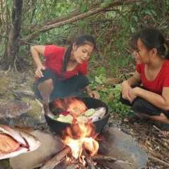 Two sisters catch fish in river and Cook for dinner, Survival in rainforest