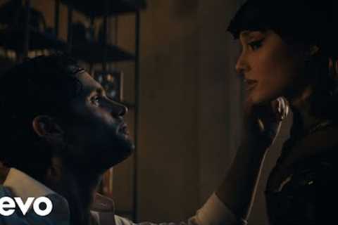 Ariana Grande - the boy is mine (Official Music Video)