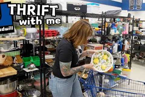 That's a NO BRAINER | Goodwill Thrift With Me | Reselling
