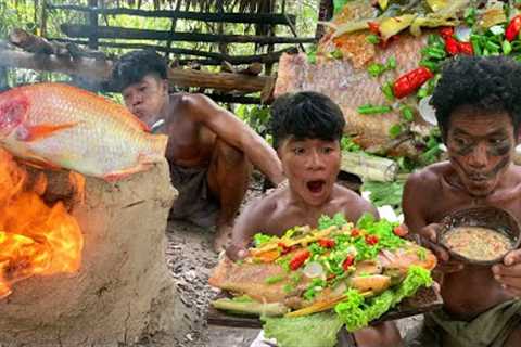 Wilderness survival skill  Cooking yummy red fish in the forest