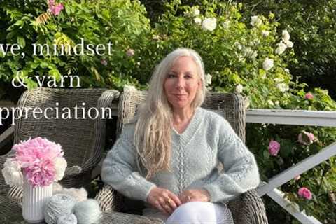 A knitting episode (17): Crystal, Trellis, new cast-on &amp; pale pink leanings