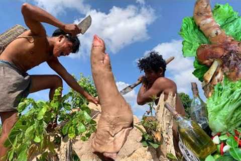 Wilderness survival skill  Cooking spicy pork leg with wild yam