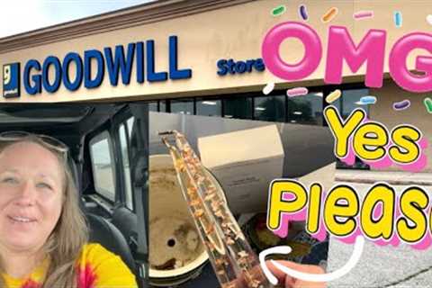 Amazing Vintage Treasures at the Goodwill Bins | THRIFT WITH ME | Shopping For Resell