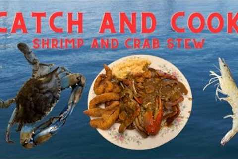 Catching Beautiful Crabs &amp; Shrimp Off The Road (Catch*Clean*Cook) Shrimp &amp; Crab Stew..