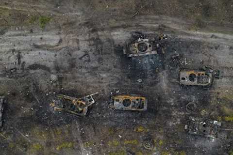 SEE THE RUSSIAN 'ROAD OF DEATH' WHERE UKRAINIAN DRONES ARE RAINING FIRE FROM THE SKY || 2024