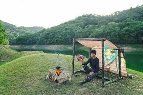 2 DAYS solo survival CAMPING, Smoke Pork, Catch and Cook. Bushcraft Tent Shelter, Survival Skills