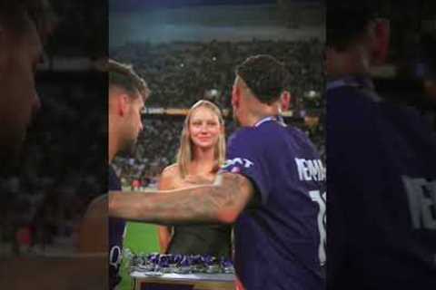 She loves neymar jr everybody ||
