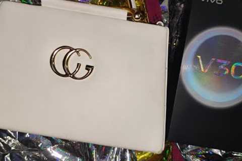 anniversary gifts by my hubby ❤️ #anniversary #gift #hubby #surprise #love #couple #viral