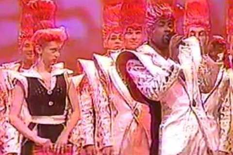 Broadway Cast of GREASE sings BEAUTY SCHOOL DROPOUT - THE TONIGHT SHOW 1994