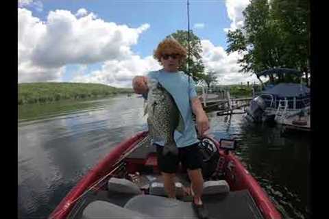 2024 Keuka lake 5.52 pound largemouth bass fishing, New York finger lakes late spring
