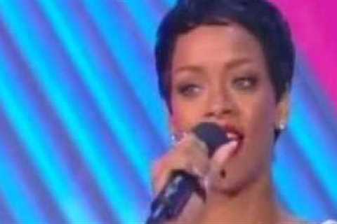 Rihanna Wins Music Video Of The Year ..3D