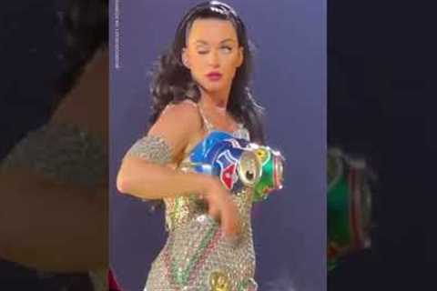 Katy Perry goes viral for mid-concert eye ‘glitch’ | USA TODAY #Shorts