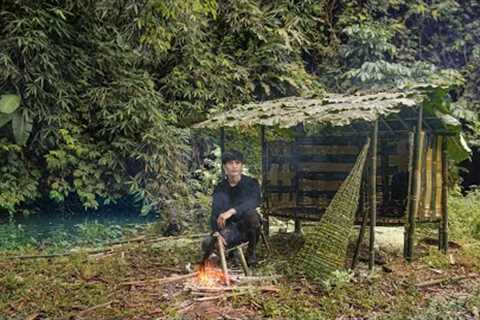 2 DAYS SOLO SURVIVAL: (NO FOOD, NO WATER) Primitive Fishing, Survival Shelter by the Stream, Cooking