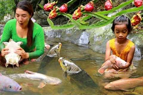 Found and Catch turtle with many fish for food- Mother cooking turtle with water coconut +3food