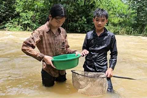 The homeless boy and the poor girl went to catch fish to cook - Homeless Boy