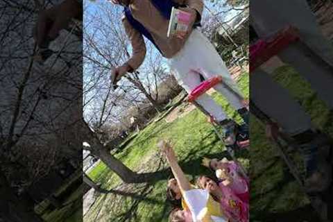YUMMY SURPRiSE!! Dropping ice cream PARTY GAME! Birthday Celebration with Friends.. Clair's Catch 🎉