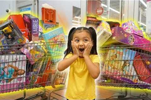 3 YEAR OLD DOES NO BUDGET SHOPPING CHALLENGE! (SHE SPENT $1,000 ON TOYS)