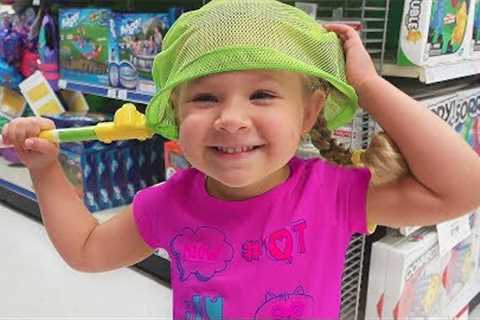 Diana with Mommy doing shopping in a toy store Funny video for kids and toddlers