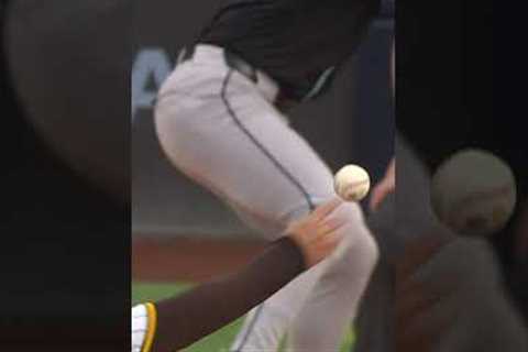Video on repeat. A mesmerizing knuckleball from Matt Waldron. 😲