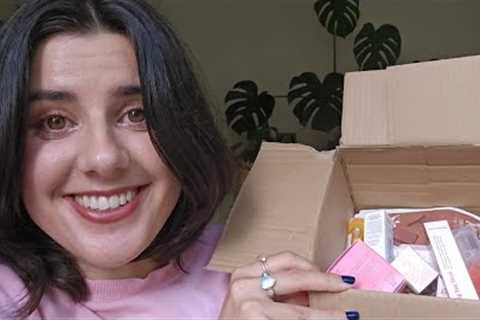 ASMR unboxing k-beauty haul 🩷✨ (ft. makeup, skincare, kaja, etude house, lots of glitter and more!)
