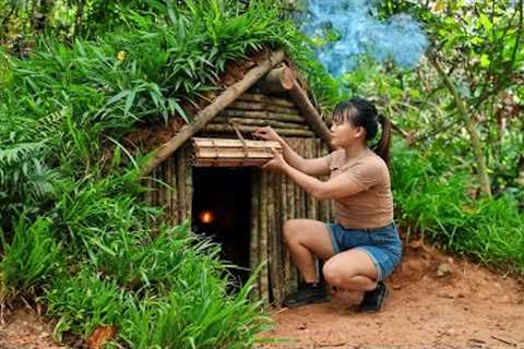 The girl's shelter building skills, Building a survival shelter - The beauty of the wild forest