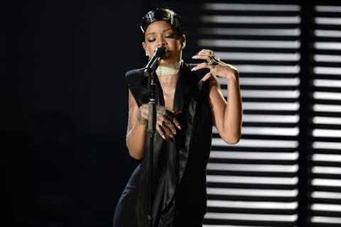 Rihanna - Diamonds (Live on American Music Awards) HD