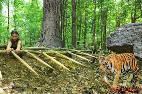 Full video: 60 Days of Log Cabin Building &amp; Survival - Facing a Big Tiger, Losing a Friend..