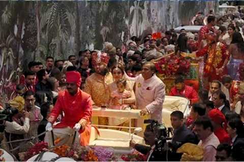 Anant Ambani Grand Baraat In Bagghi With Nita and Mukesh Ambani Wedding With Radhika Merchant