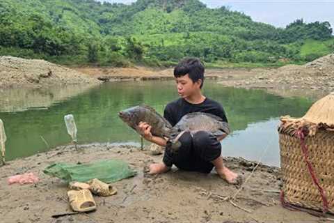 Boy Thanh went to the lake to make a net to catch 5kg fish to sell, and marinated fish to eat later