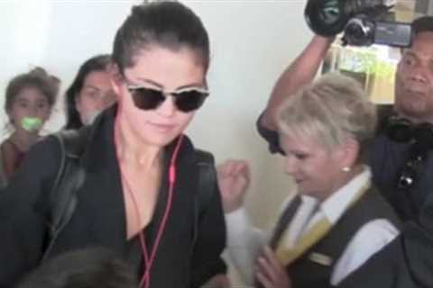 Top 5 Selena Gomez Worst Moment - Crying, Paparazzi,Angry &amp; more