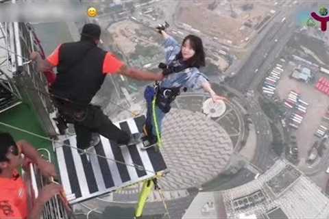 Girls Bungee Jumping First Time Fell to Death