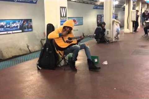 Subway performer stuns crowd with Fleetwood Mac's Landslide- Chicago, Il- Blue Line, Washington S