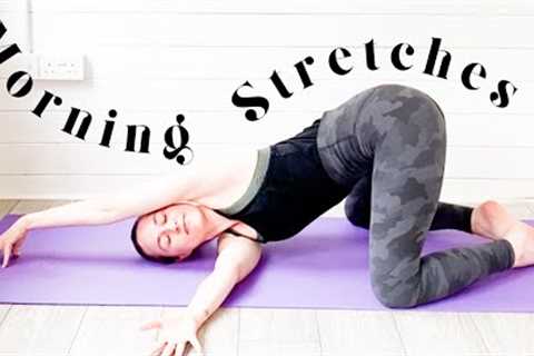10 MINUTE MORNING YOGA STRETCHES | Slow Morning Yoga Stretch Routine