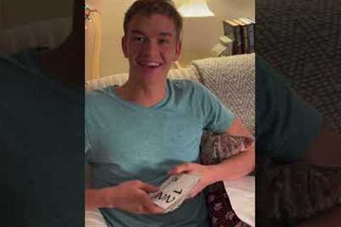 What do you think was in the box?😂 #prank #christmas #christmasprank