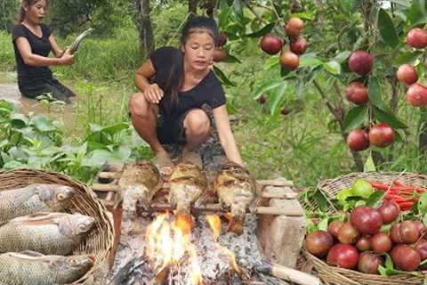 Found Cherries fruit and Fish in the lake for survival food, Fish roasted tasty for dinner