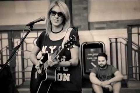 Street Performers Singing Rock Music songs - Acoustic Guitar Street Musician
