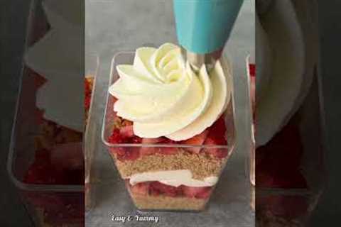Easy strawberry dessert cups! Full recipe in videos!