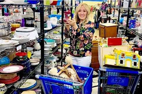 MY VERY FIRST FIND! | 3 Carts in Goodwill Thrift | Flea Market with Flashlights in the Dark