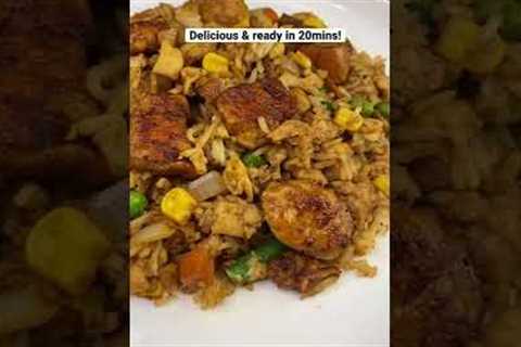 Easy &amp; Healthy Chicken Fried Rice! High Protein Meal #friedrice #healthyrecipes #recipe..
