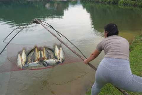 Top Videos: Survival Skills, Fishing Techniques Harvesting Many Big Fish