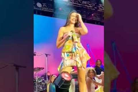 Dua Lipa Live Concert Crowd Interaction🔥😀#shorts #ytshorts #dualipa #trending #viral#diva..