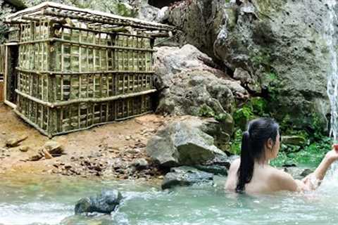 2 Days to Build a Shelter from Water Bags, Build a Stone Stove and Hunt for Survival