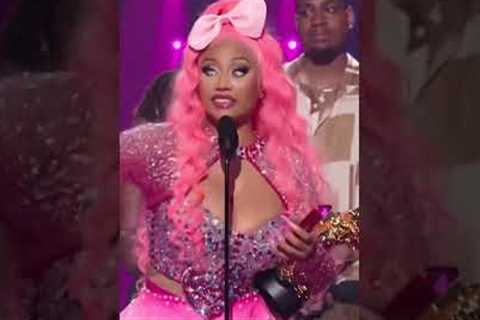 “The Barbz! Baaaaarbz!” | #VMAs #NickiMinaj #Shorts