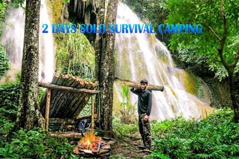 2 Days solo survival CAMPING on the Waterfall. Fishing, Catch and Cook. Bushcraft Survival Shelter