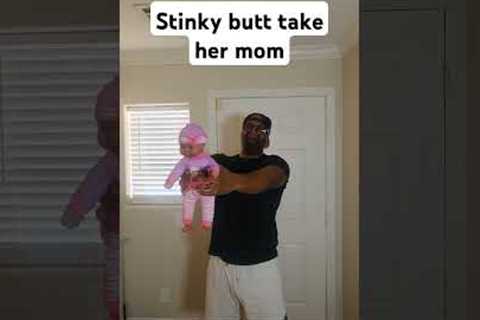 How Dads hold their kids🤣 #parenting #ytshorts #funny