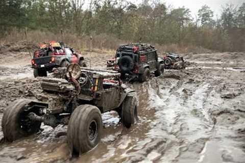RC Cars in Hard Mud 2022 - Traxxas TRX4 Wrangler Defender and Sport