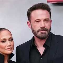 Jennifer Lopez erupts into tears with Ben Affleck | Us Entertainment News