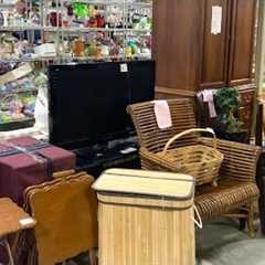 GOODWILL SHOP WITH ME FURNITURE SOFAS TABLES KITCHENWARE DECOR MEDIA SHOPPING STORE WALK THROUGH