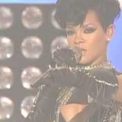 Rihanna Rehab live at the 2008 American Music Awards (November 23, 2008)